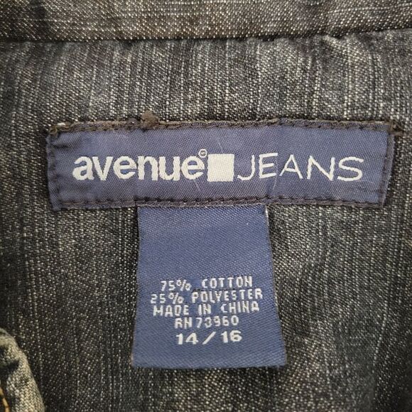 Avenue Jeans Women's Jean Jacket Size: 14/16 button front Pre-owned - Picture 3 of 5